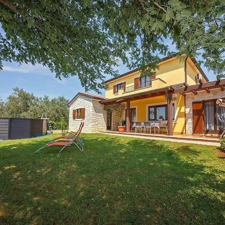 House Dolly بيت للعطل بوريتش